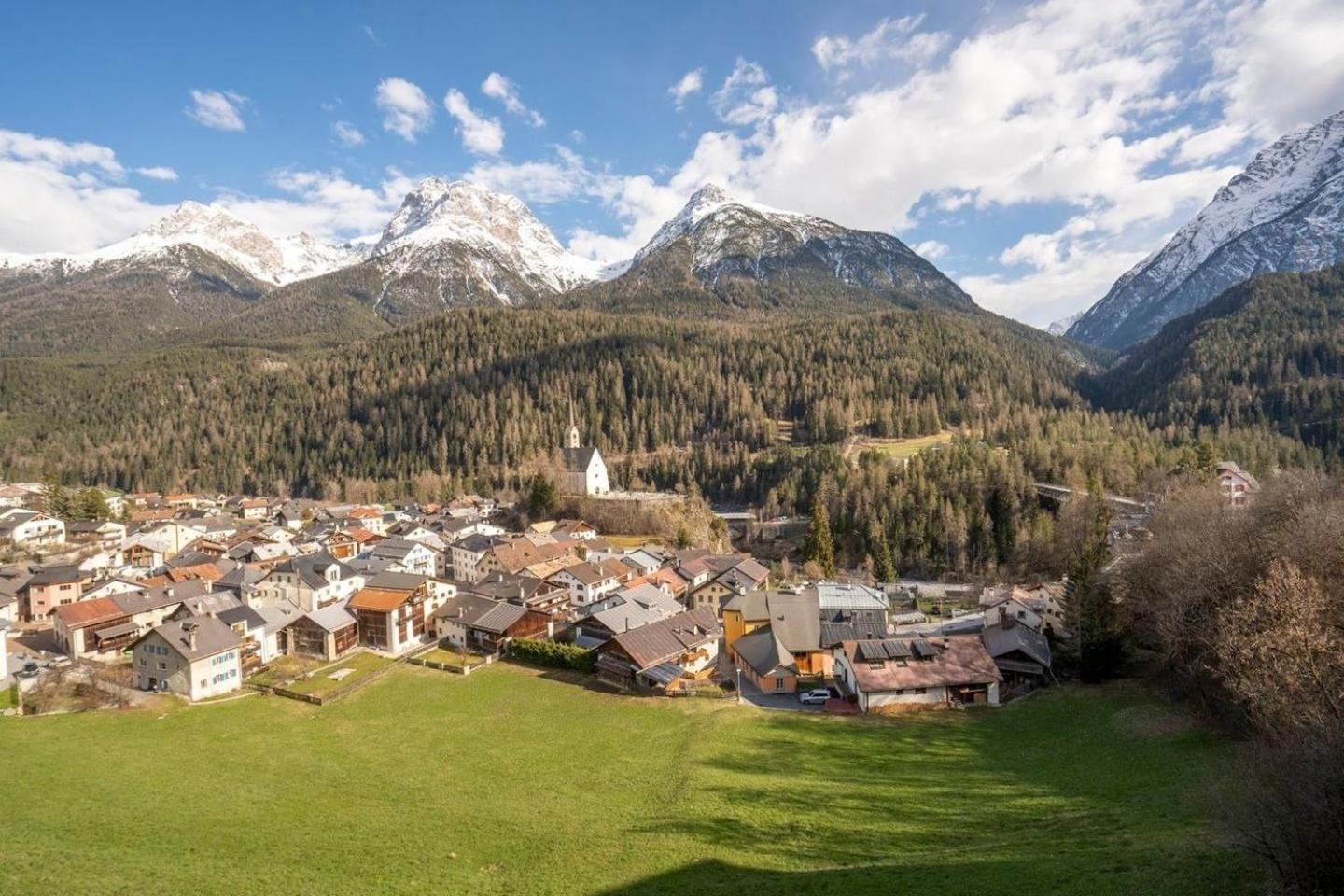 Chasa Miramunt 6 Apartment Scuol Exterior photo
